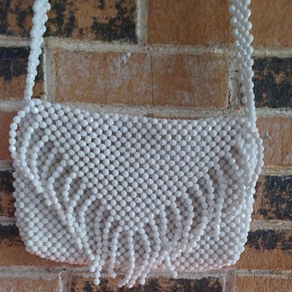 NWOT Bouffants and Broken Hearts White Beaded Crossbody - Picture 1 of 7